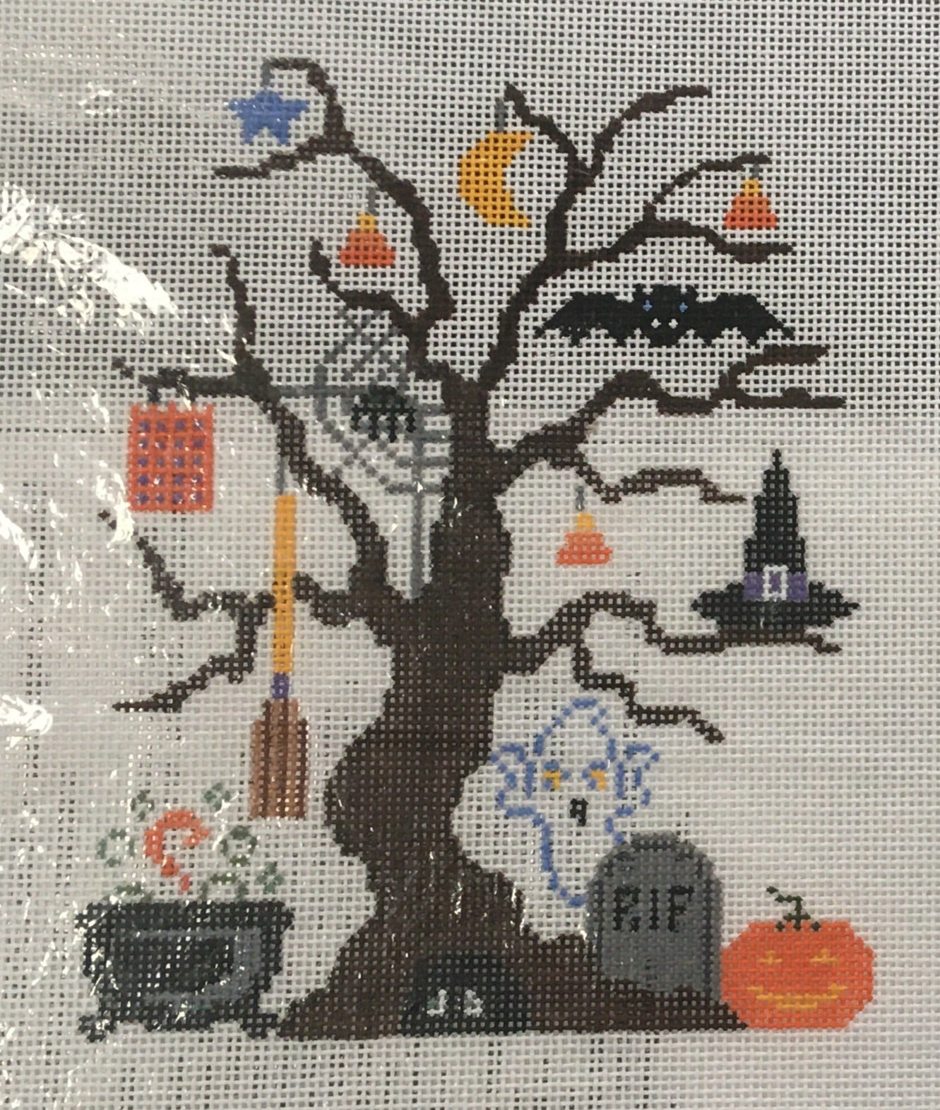 PP530DJ Spooky Tree