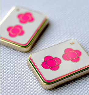 Two Dot Hot Pink Mahjong Tile Needle Minder